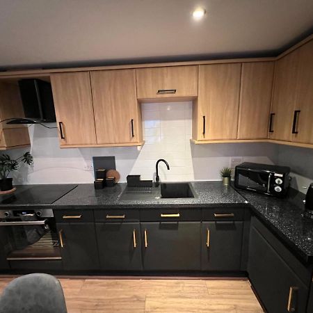 Modern 2 Bedroom Aesthetic Apt Манчестър Екстериор снимка