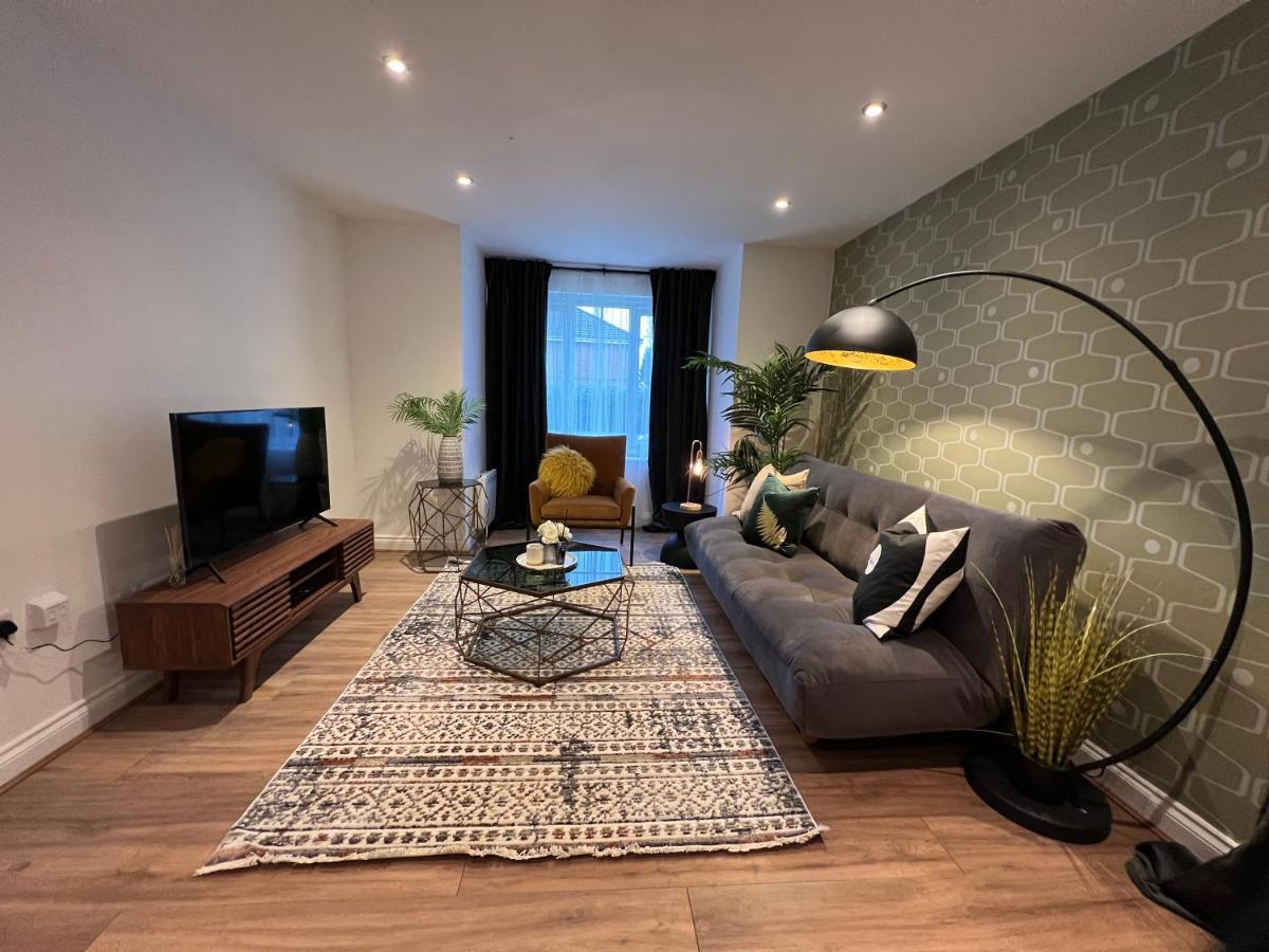 Modern 2 Bedroom Aesthetic Apt Манчестър Екстериор снимка