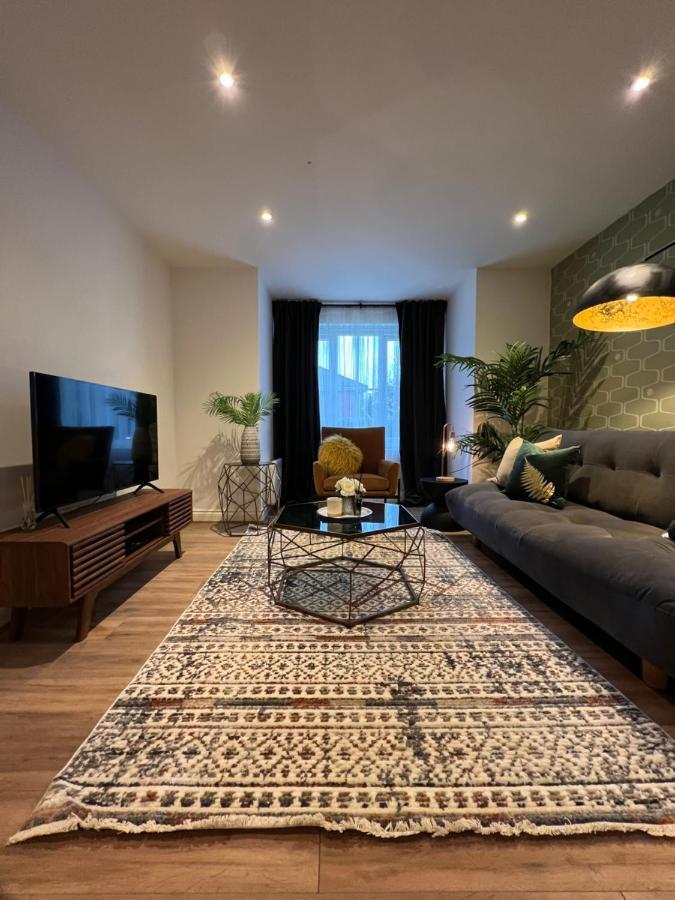 Modern 2 Bedroom Aesthetic Apt Манчестър Екстериор снимка