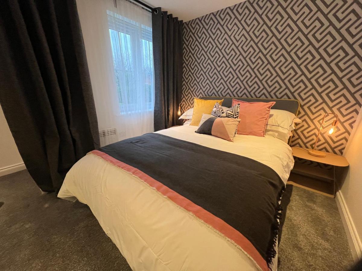 Modern 2 Bedroom Aesthetic Apt Манчестър Екстериор снимка