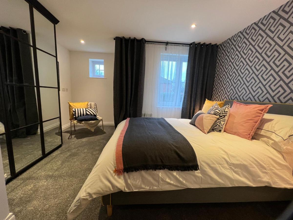 Modern 2 Bedroom Aesthetic Apt Манчестър Екстериор снимка
